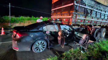 Motorista de caminhão pensou que acidente com morte de prefeito e esposa era problema no pneu: 'Escutei um estouro'