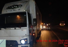 Pedestre morre após ser atropelado por caminhão na SP-255 em Itaí