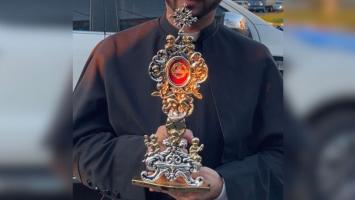 Paróquia no interior de SP recebe relíquia com parte do corpo de São Carlo Acutis vinda da Itália 